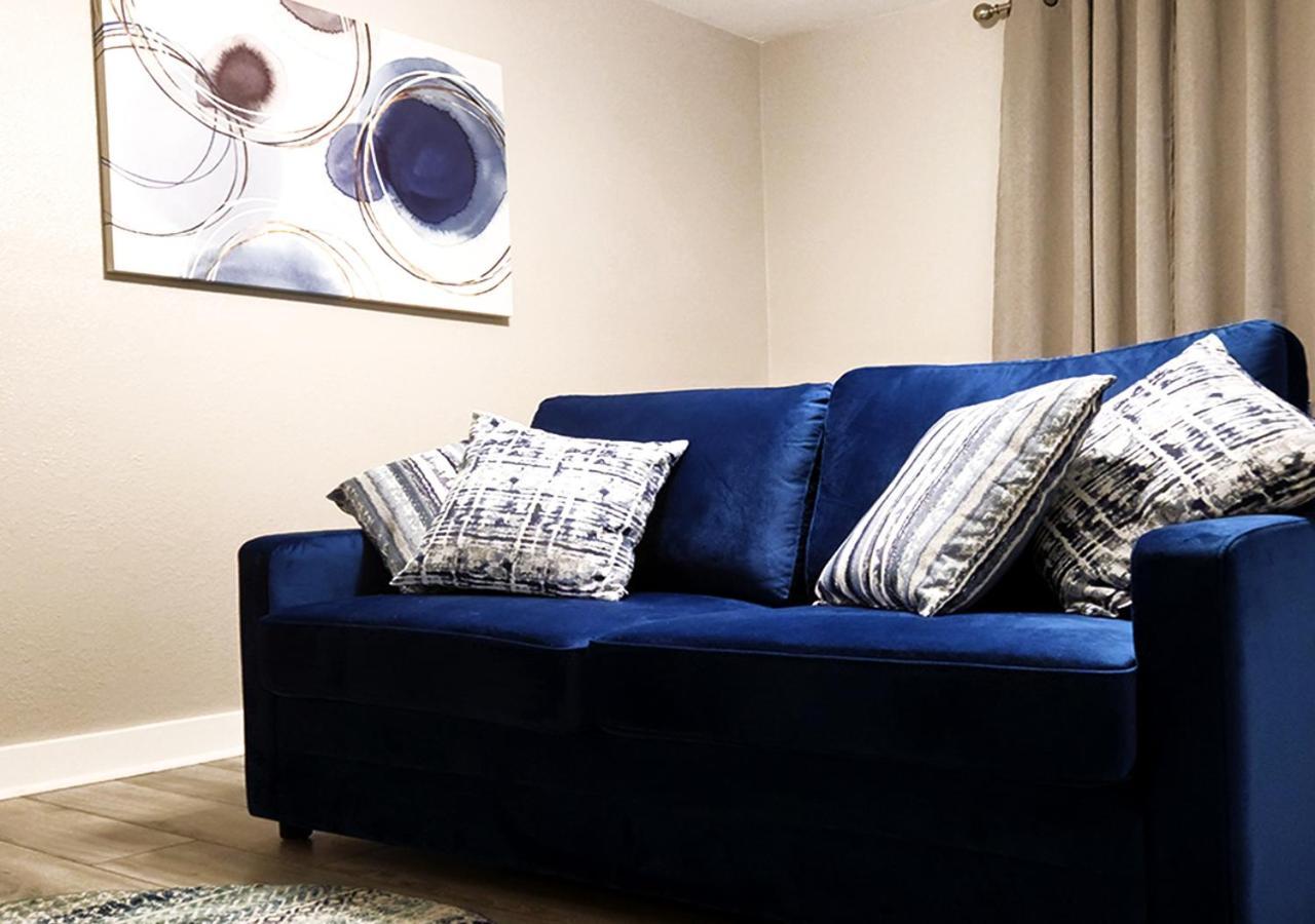 Beautiful Guesthouse, Sleeps 4 - Kitchen, Private Laundry, Ac, Parking, 65' Tv, Close To Stores, Restaurants & Beach ロングビーチ エクステリア 写真