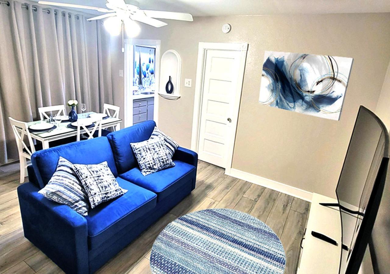 Beautiful Guesthouse, Sleeps 4 - Kitchen, Private Laundry, Ac, Parking, 65' Tv, Close To Stores, Restaurants & Beach ロングビーチ エクステリア 写真
