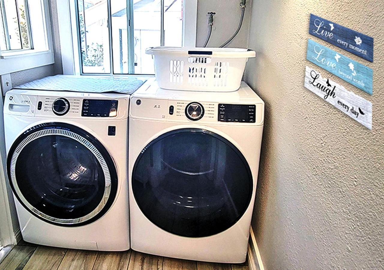 Beautiful Guesthouse, Sleeps 4 - Kitchen, Private Laundry, Ac, Parking, 65' Tv, Close To Stores, Restaurants & Beach ロングビーチ エクステリア 写真